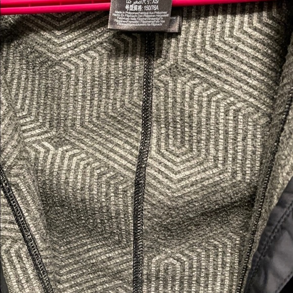 Under armour jacket - Picture 3 of 4